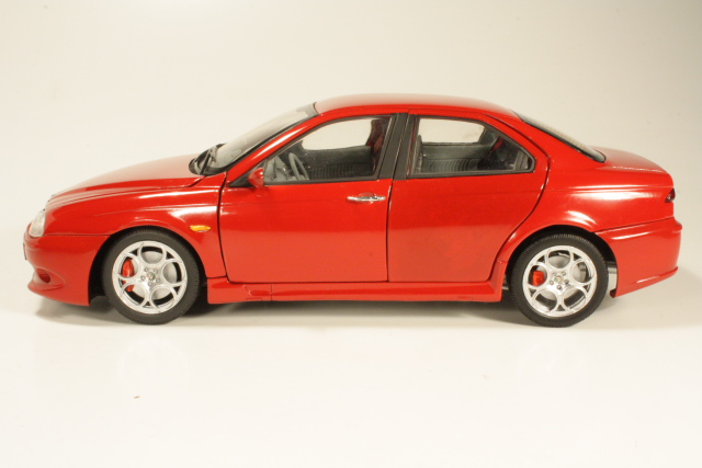 Alfa Romeo 156 GTA 2002, red