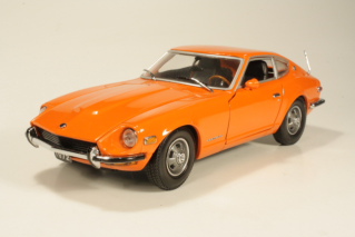 Datsun 240Z 1972, oranssi - Sulje napsauttamalla kuva