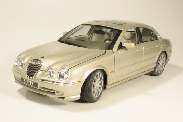 Jaguar S-Type 4.0 V8 Executive 2000, gold