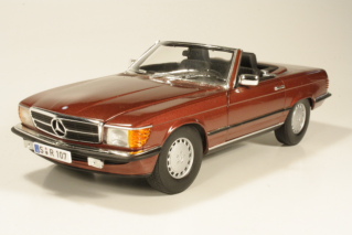 Mercedes 300SL (W107) 1986, punainen