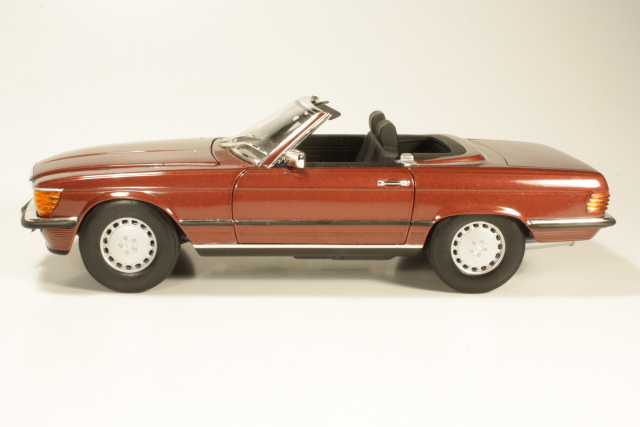 Mercedes 300SL (W107) 1986, punainen