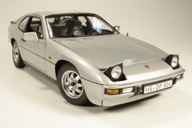 Porsche 924 1985, silver