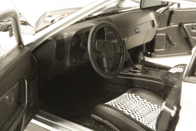 Porsche 924 1985, silver