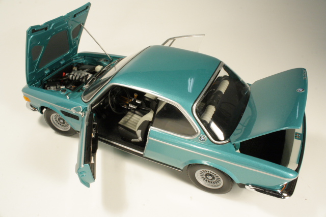 BMW 3.0 CSi 1972, turkoosi