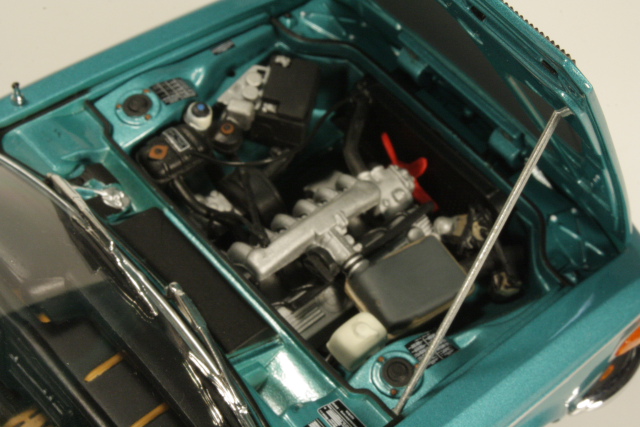 BMW 3.0 CSi 1972, turkoosi