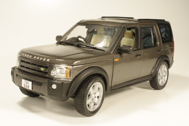 Land Rover Discovery 3 4.4 V8 HSE 2005, harmaa