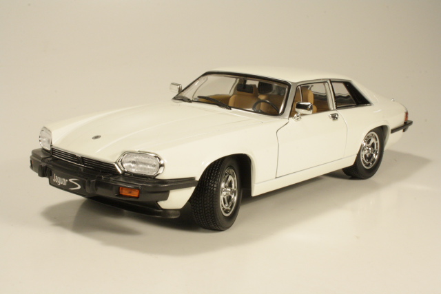 Jaguar XJS 5.3 V12 1975, white