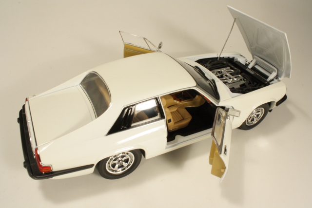 Jaguar XJS 5.3 V12 1975, white