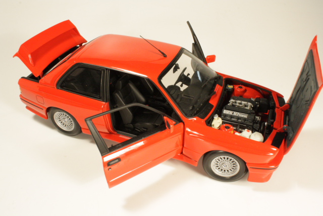 BMW M3 1987, punainen