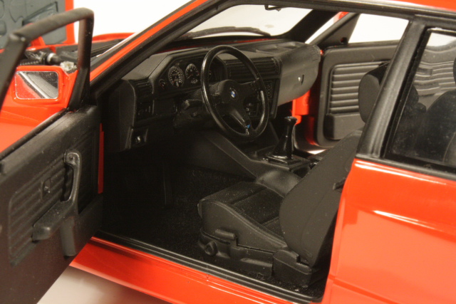 BMW M3 1987, punainen