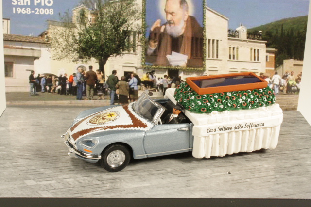 Citroen DS Special Funerale San PIO 1968-2008 - Sulje napsauttamalla kuva