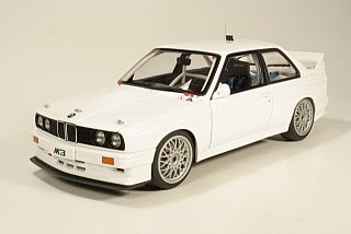 BMW M3 (e30) DTM "Plain Body Version", valkoinen - Sulje napsauttamalla kuva