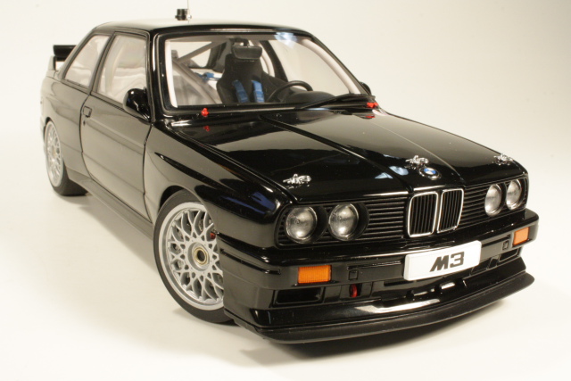 BMW M3 (e30) DTM "Plain Body Version", black