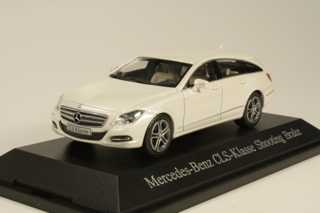 Mercedes CLS Shooting Break 2013, valkoinen