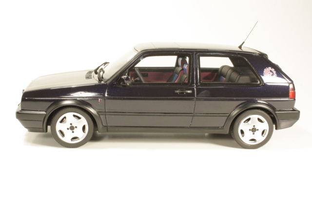 VW Golf 2 GTi 1990 "Fire & Ice", tummansininen