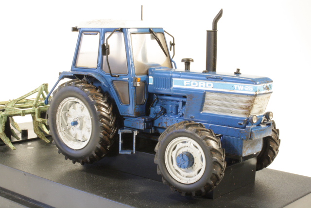 Ford TW-25 with Bomford Superflow Plough