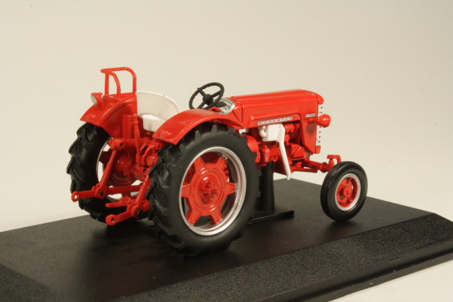 IH McCormick F270 1964, red