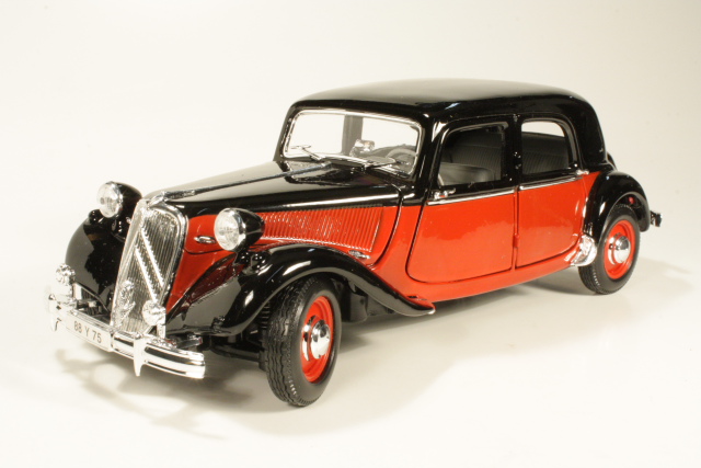 Citroen 15CV, red/black