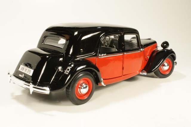 Citroen 15CV, red/black - Click Image to Close