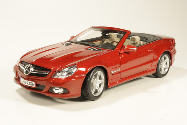 Mercedes SL550 Cabriolet 2009, punainen - Sulje napsauttamalla kuva