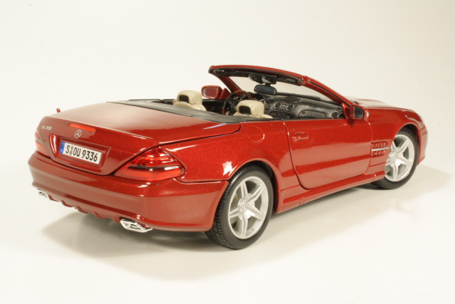 Mercedes SL550 Cabriolet 2009, punainen