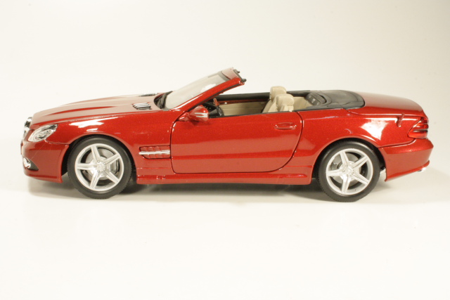 Mercedes SL550 Cabriolet 2009, punainen - Sulje napsauttamalla kuva