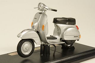 Vespa P150X 1978, hopea - Sulje napsauttamalla kuva