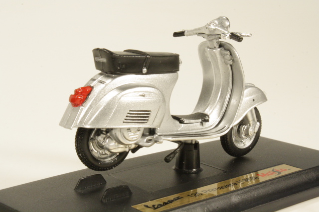 Vespa 125 Primavera 1968, silver