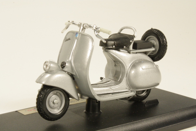 Vespa 125 1953, harmaa - Sulje napsauttamalla kuva