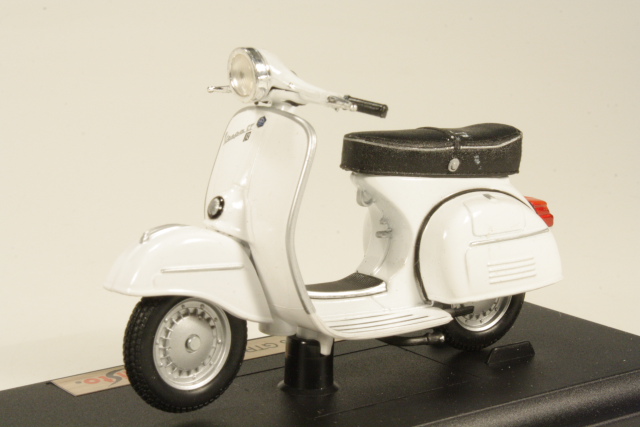 Vespa 125GTR 1971, valkoinen - Sulje napsauttamalla kuva