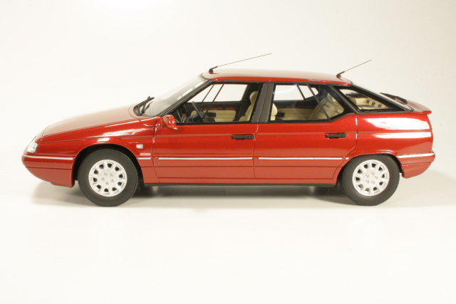 Citroen XM V6 24V Multimedia 1998, tummanpunainen