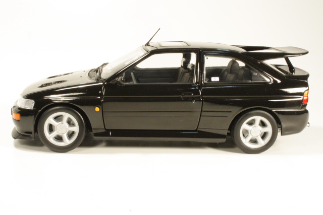 Ford Escort RS Cosworth 1992, musta - Sulje napsauttamalla kuva