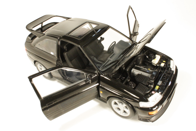 Ford Escort RS Cosworth 1992, musta