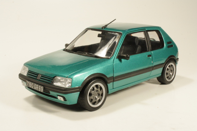 Peugeot 205 GTi 1990, vihreä - Sulje napsauttamalla kuva