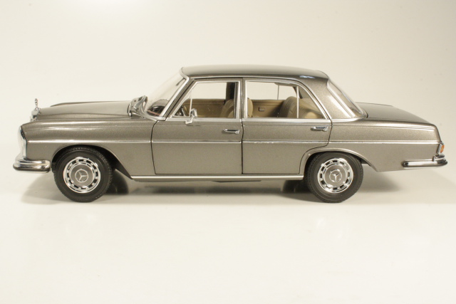 Mercedes 280SE (w108) Sedan 1969, grey metal