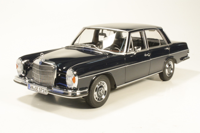 Mercedes 280SE (w108) 1969, tummansininen - Sulje napsauttamalla kuva