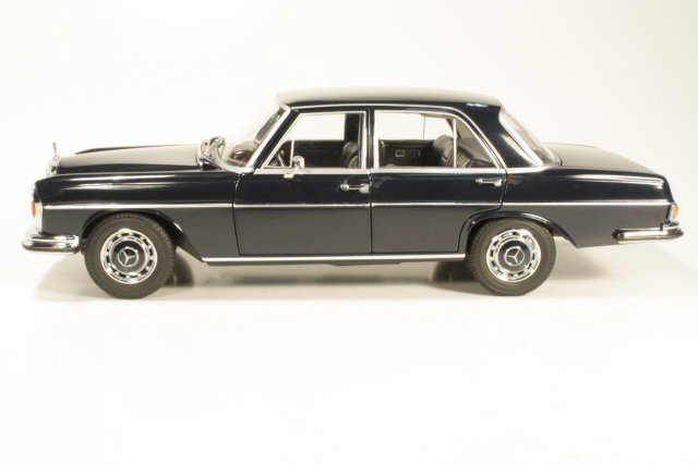 Mercedes 280SE (w108) 1969, tummansininen - Sulje napsauttamalla kuva