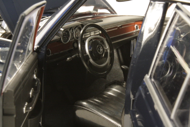 Mercedes 280SE (w108) 1969, tummansininen