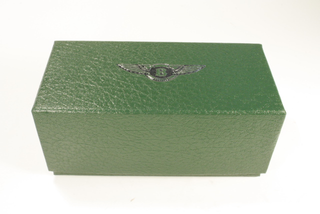 Bentley T2 Saloon 1977, grey/black