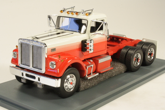 White Road Boss 1977, white/red