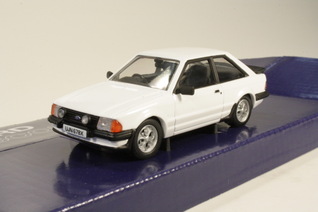 Ford Escort Mk3 XR3, white with Haynes Miniature History Book
