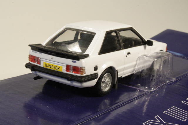 Ford Escort Mk3 XR3, white with Haynes Miniature History Book