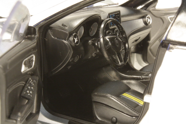 Mercedes CLA 2013, silver