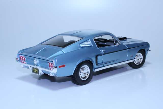 Ford Mustang GT Cobra Jet 1968, blue