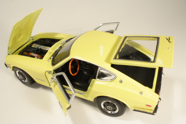 Datsun 240Z 1971, keltainen - Sulje napsauttamalla kuva