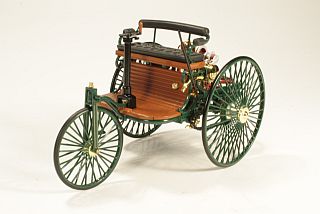 Benz Patent-Motorwagen 1886, vihreä - Sulje napsauttamalla kuva