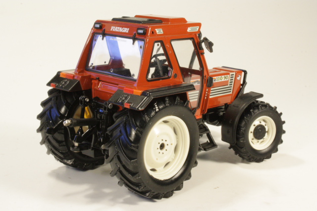 Fiat 110-90 DT 1988, tummanpunainen