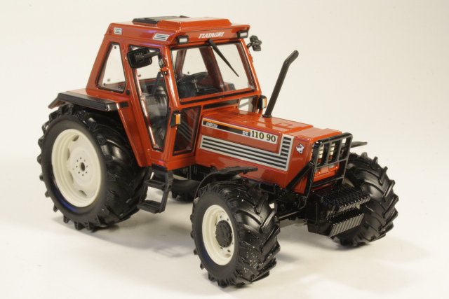 Fiat 110-90 DT 1988, tummanpunainen
