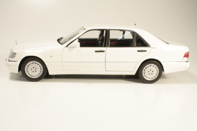 Mercedes S600 (w140) 1997, white
