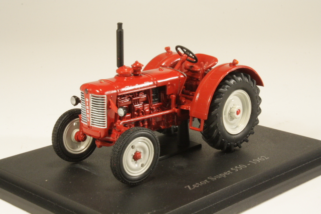 Zetor Super 550 1962, punainen - Sulje napsauttamalla kuva